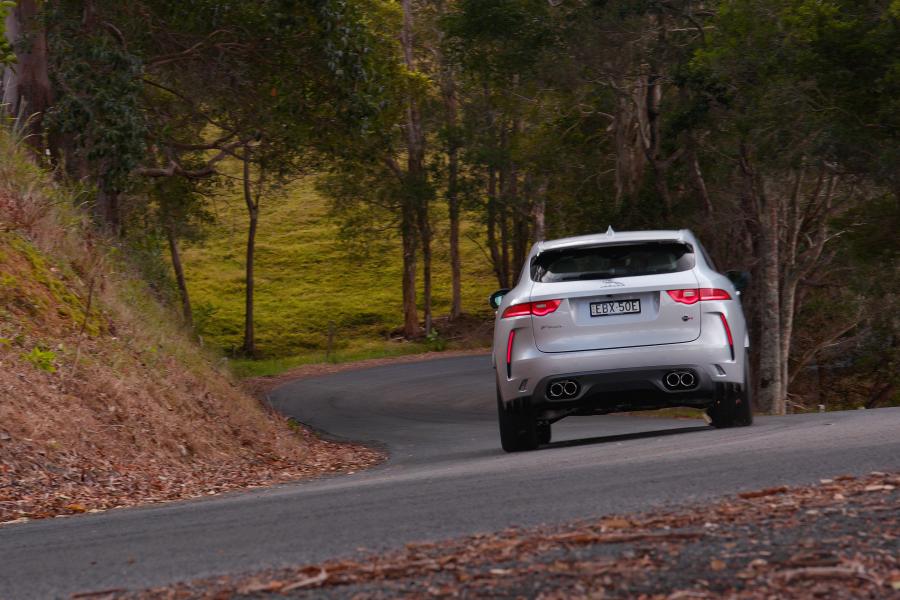  Jaguar F-Pace SVR 2019 года  (AU) (фото 18 из 40)